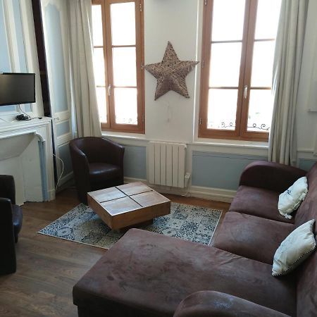Apartamento Le Saint Léonard...Il est bleu Honfleur Exterior foto